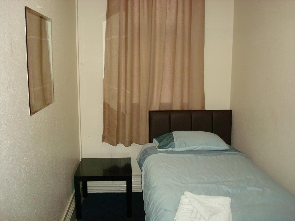 Mini-hôtel Forest Gate - Free Parking Limited Spaces 2*