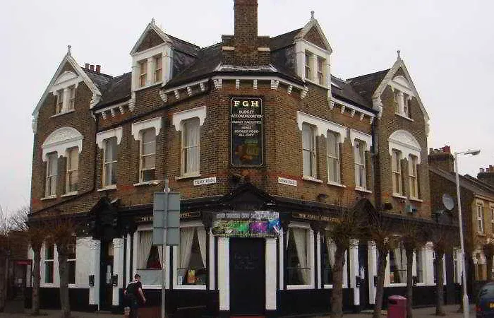 Forest Gate Hotel - Free Parking Limited Spaces
